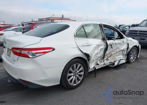 2018 Toyota Camry Le из США, поврежденный, VIN JTNB11HKXJ3039983